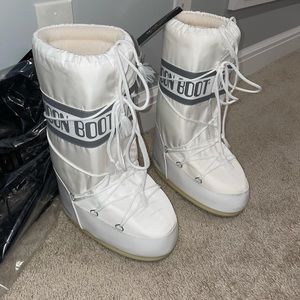 MOON BOOT: ICON WHITE NYLON BOOTS